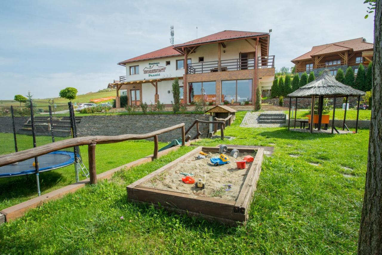 奥多尔黑塞库耶斯克Horizont Panzio住宿加早餐旅馆 外观 照片